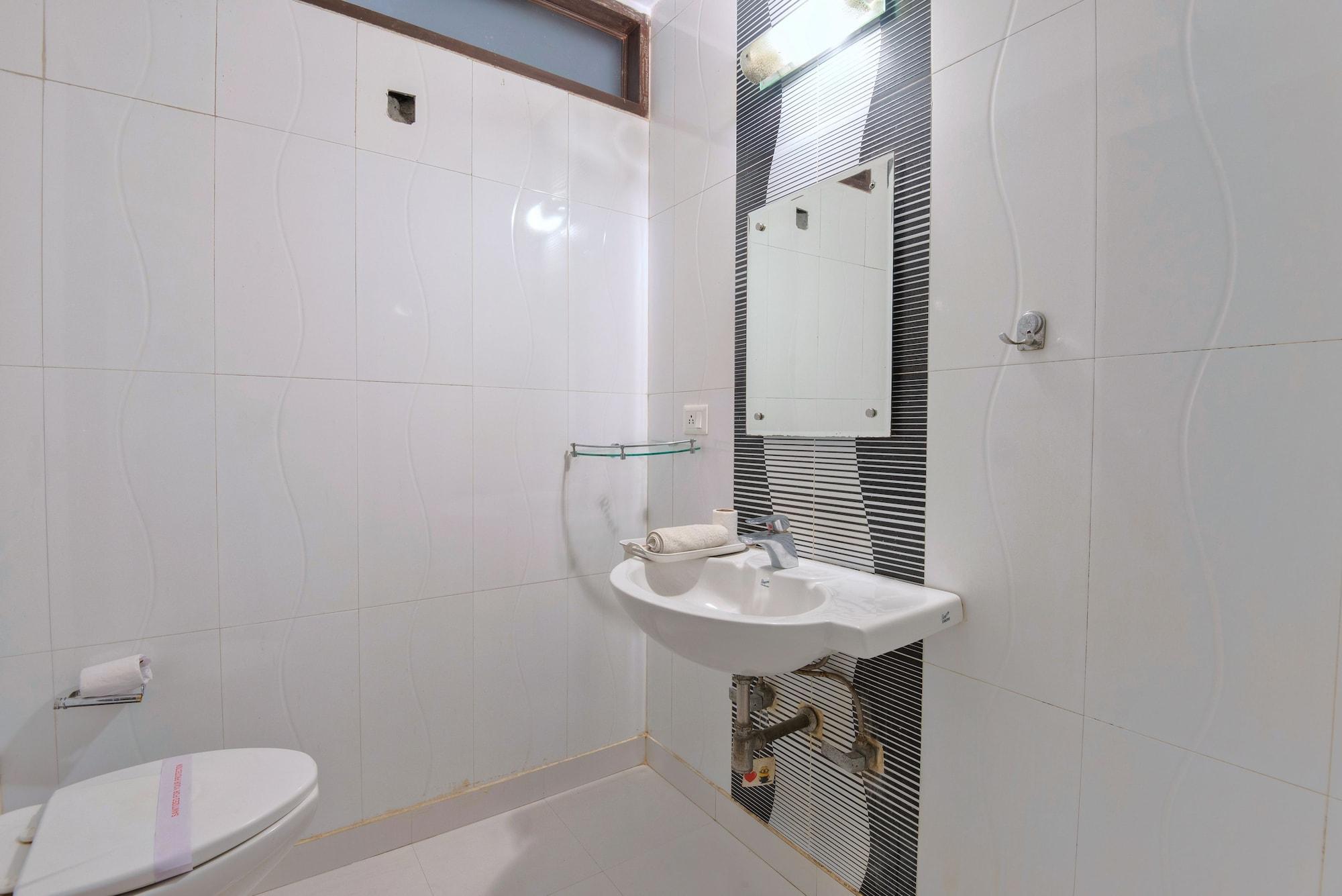 Hotel La Vista Delhi Экстерьер фото