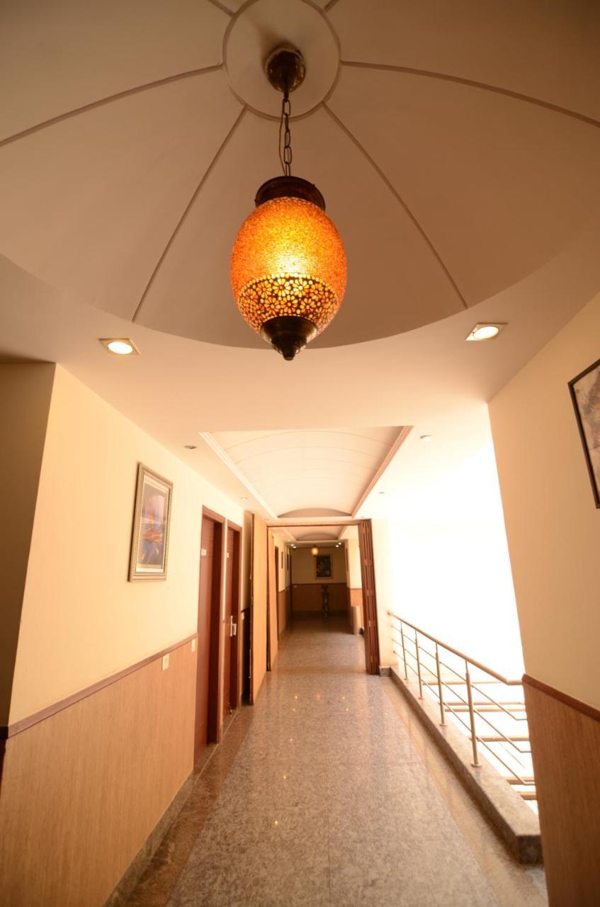 Hotel La Vista Delhi Экстерьер фото